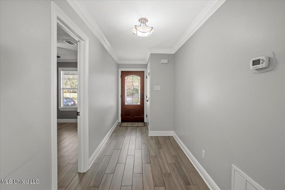 971 Bluff Ridge Biloxi, MS 39532 - Photo 5 of 40 05-Entryway