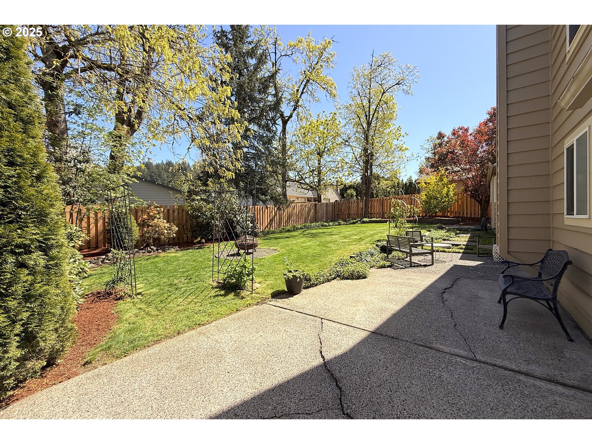 2430 Southwest Willowbrook Avenue Gresham, OR 97080 - Photo 31 of 33 a view of backyard with outdoor space
