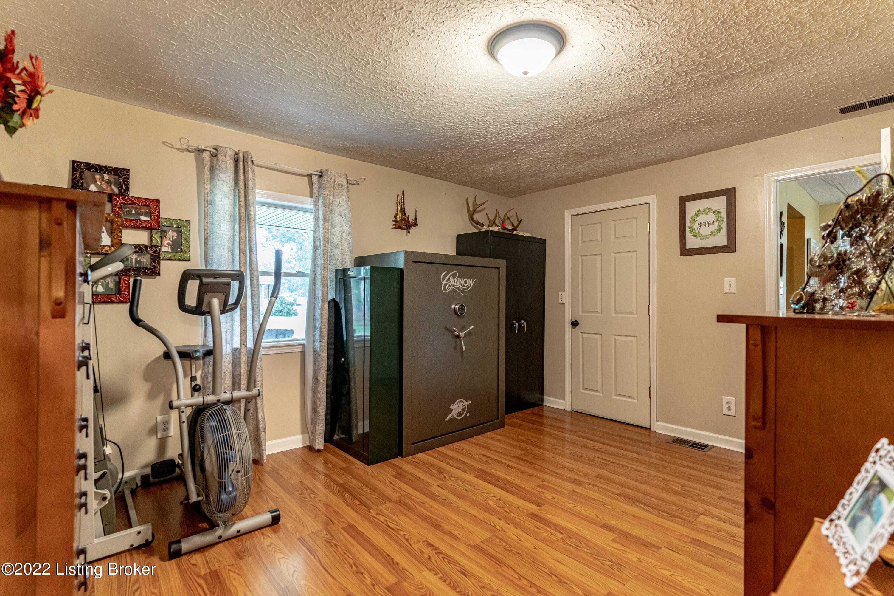 12710 Abbey Road Louisville, KY 40272 - Photo 11 of 26 DSC02608