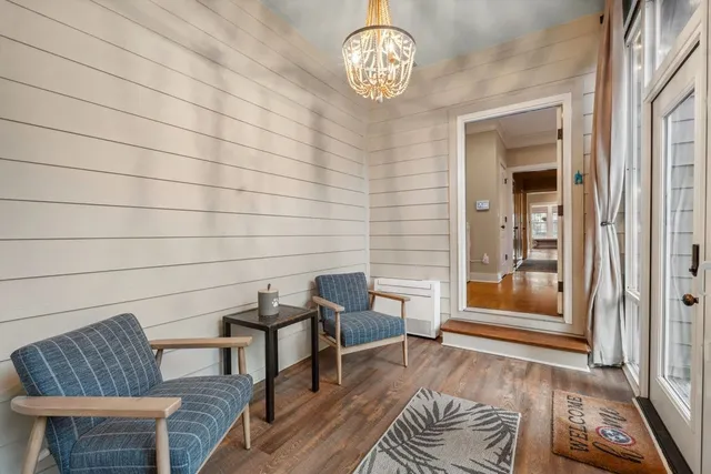 a view of livingroom with furniture