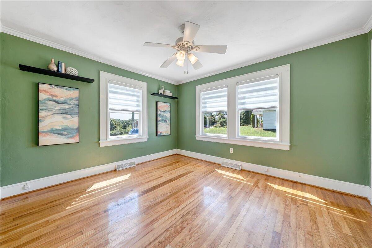 1049 Oddfellows Road Vinton, VA 24179 - Photo 8 of 26 09-MIB07589