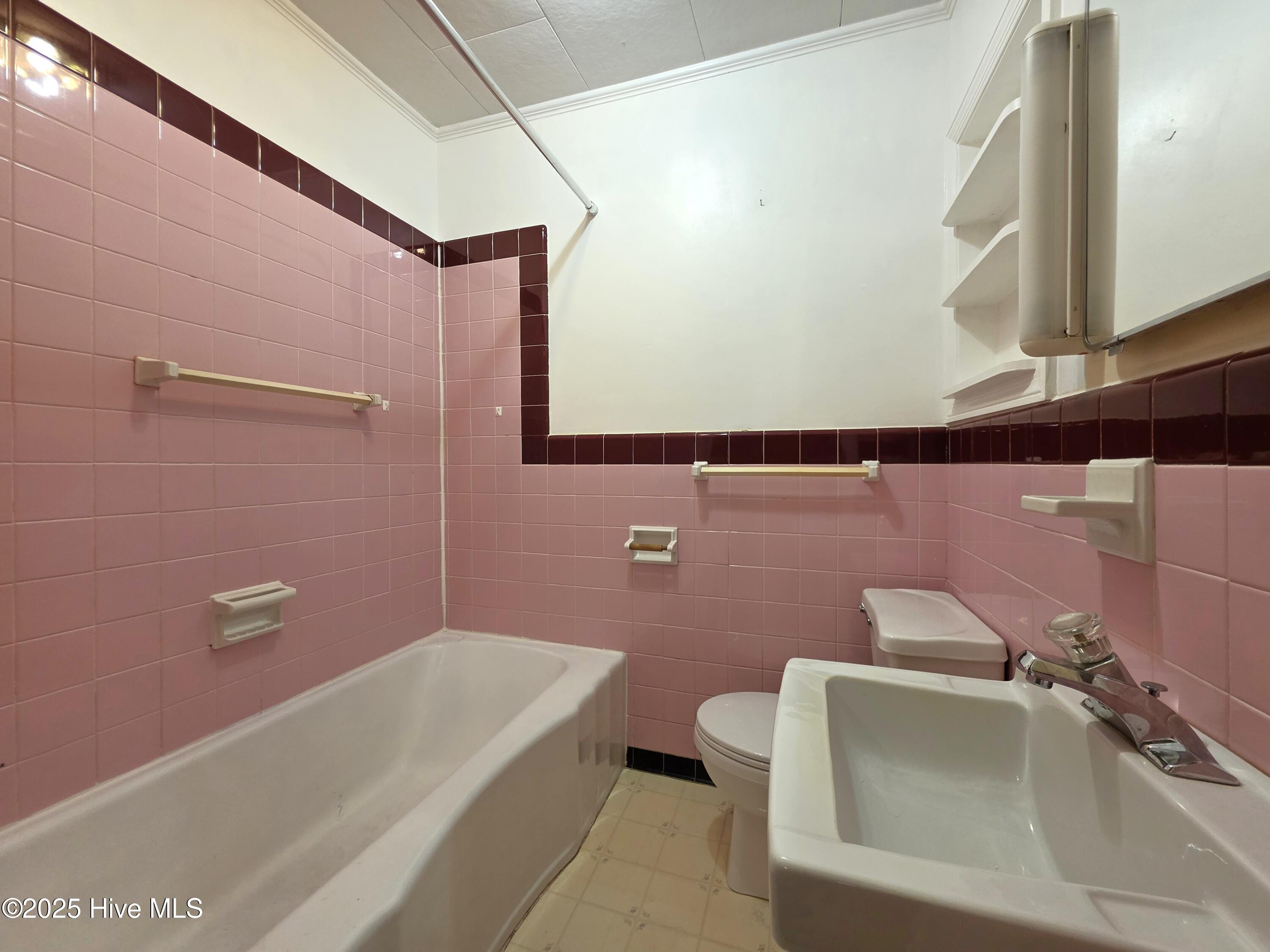 1700 Green Springs Road New Bern, NC 28560 - Photo 10 of 42 Guest Bathroom