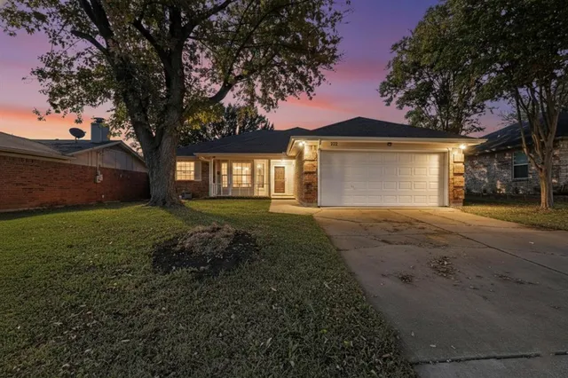 $280,000 | 932 Freestone Drive, Arlington, TX 76017