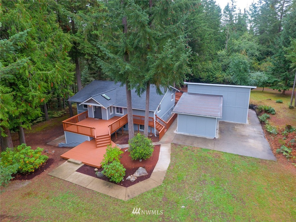 6872 Southeast Fragaria Road Olalla, WA 98359 - Photo 1 of 25 Gallery Image 1