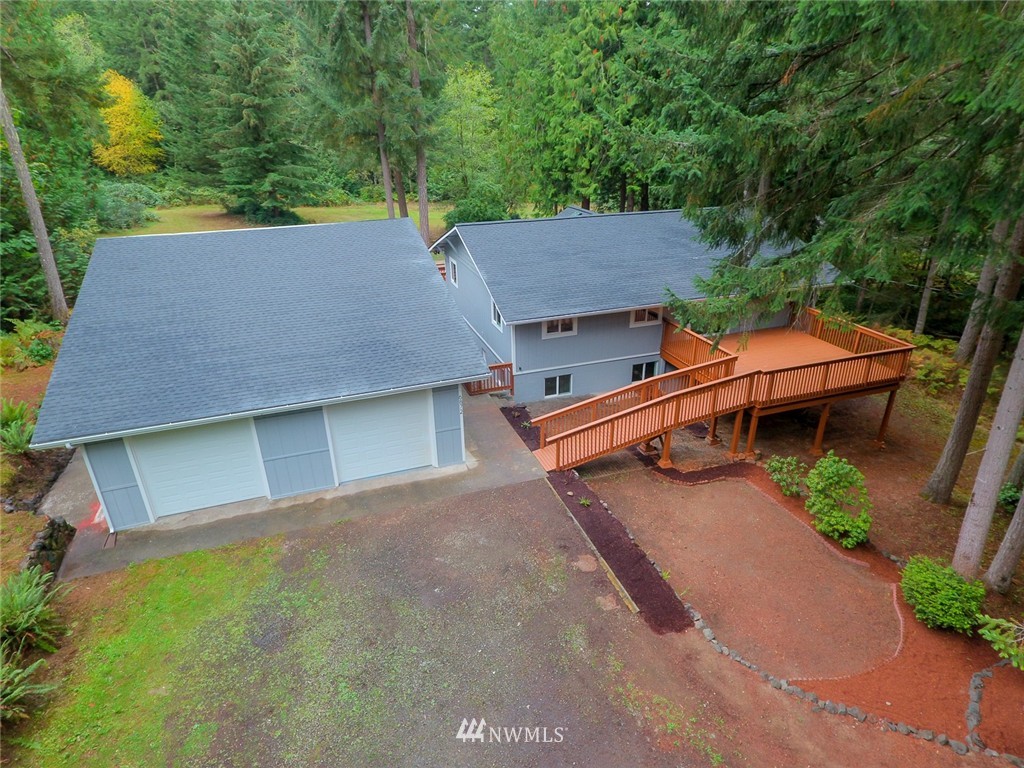 6872 Southeast Fragaria Road Olalla, WA 98359 - Photo 2 of 25 Gallery Image 2
