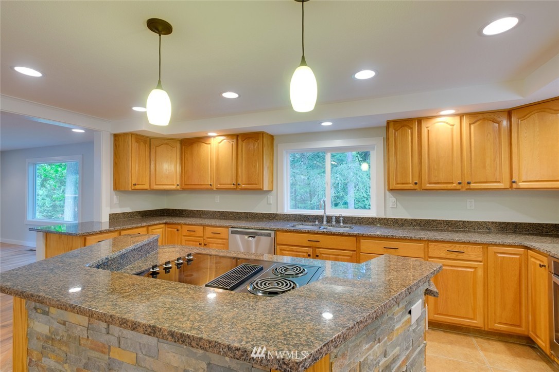 6872 Southeast Fragaria Road Olalla, WA 98359 - Photo 11 of 25 Gallery Image 11