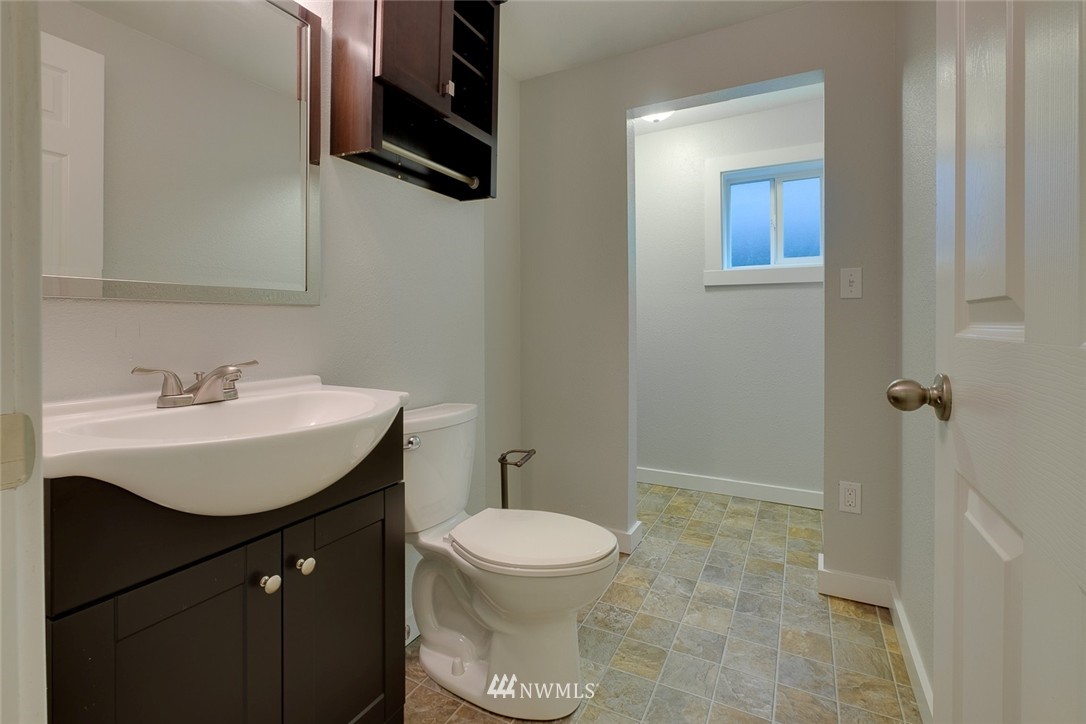 6872 Southeast Fragaria Road Olalla, WA 98359 - Photo 19 of 25 Gallery Image 19