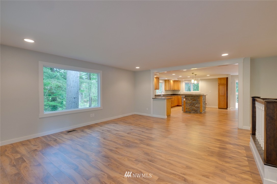 6872 Southeast Fragaria Road Olalla, WA 98359 - Photo 7 of 25 Gallery Image 7