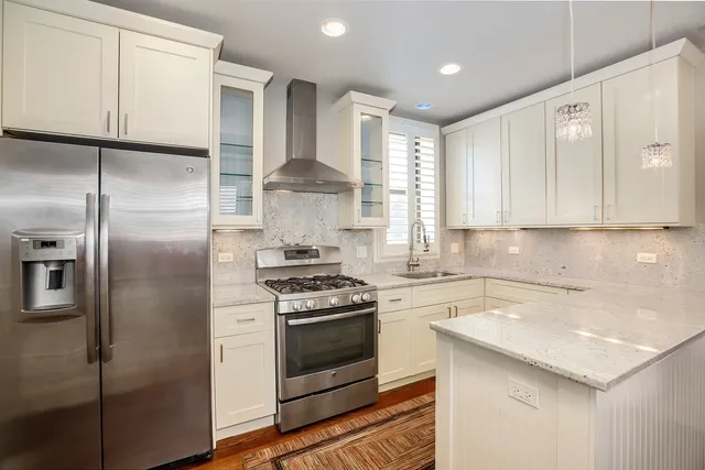 $329,999 | 4245 South Langley Avenue, Unit 2, Chicago, IL 60653