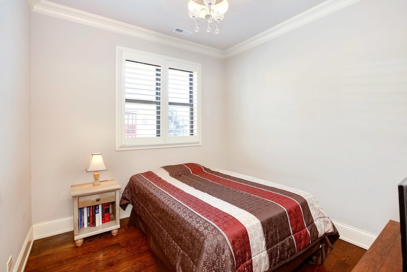 4245 South Langley Avenue, Unit 2 Chicago, IL 60653 - Photo 5 of 12