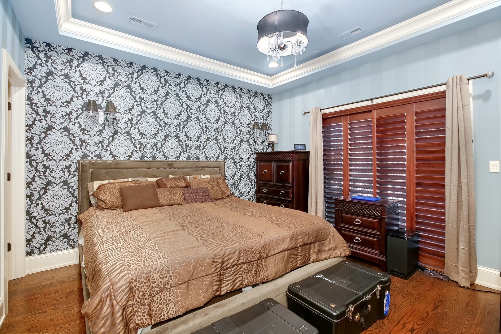 4245 South Langley Avenue, Unit 2 Chicago, IL 60653 - Photo 7 of 12