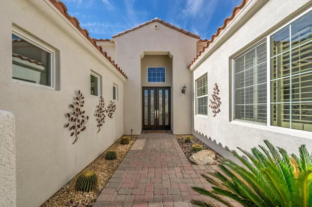 $1,945,000 | 80233 Vía Tesoro, La Quinta, CA 92253