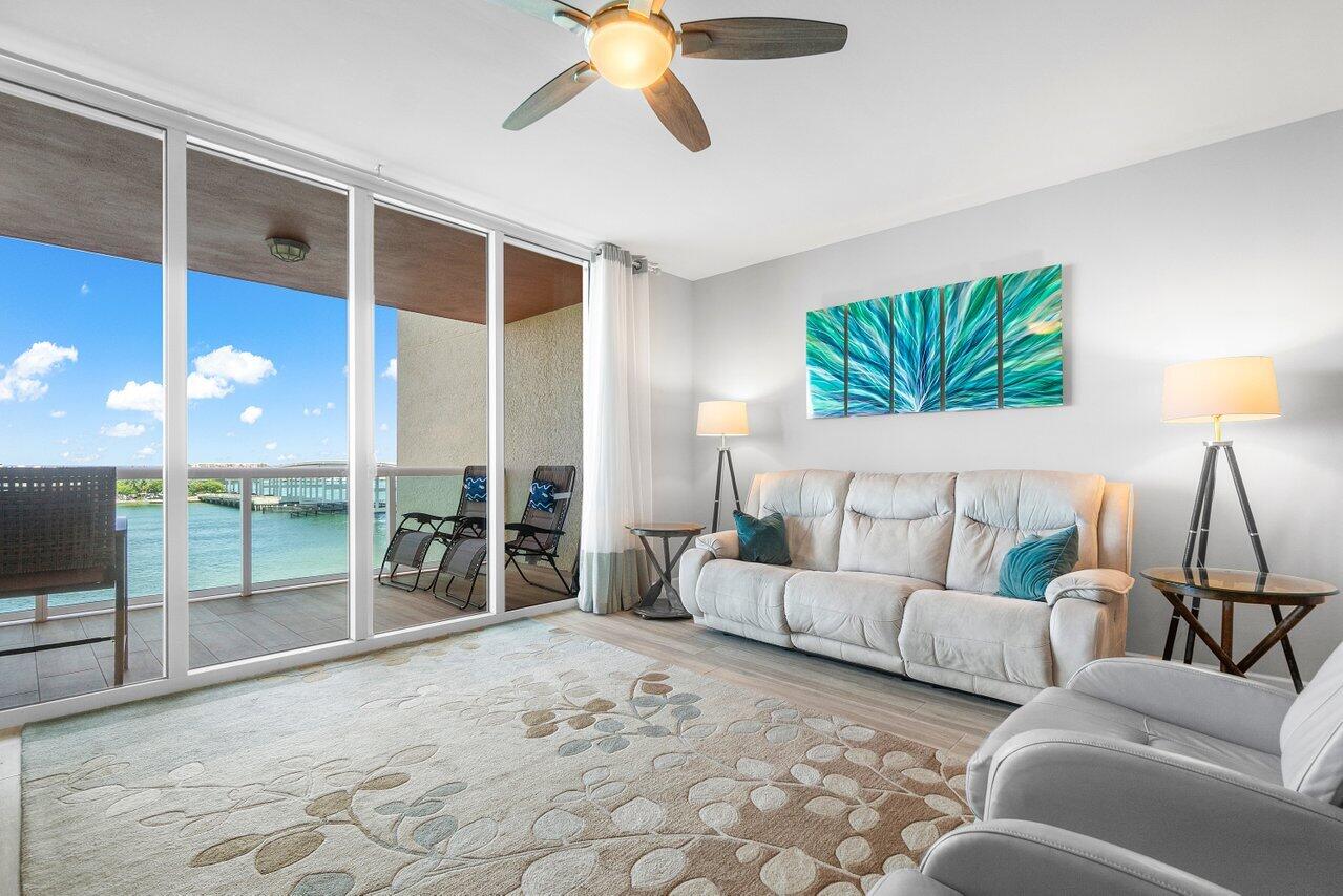 2640 Lake Shore Drive, Unit 711 Riviera Beach, FL 33404 - Photo 11 of 59 006-2640LakeShoreDrive-711-RivieraBeach-