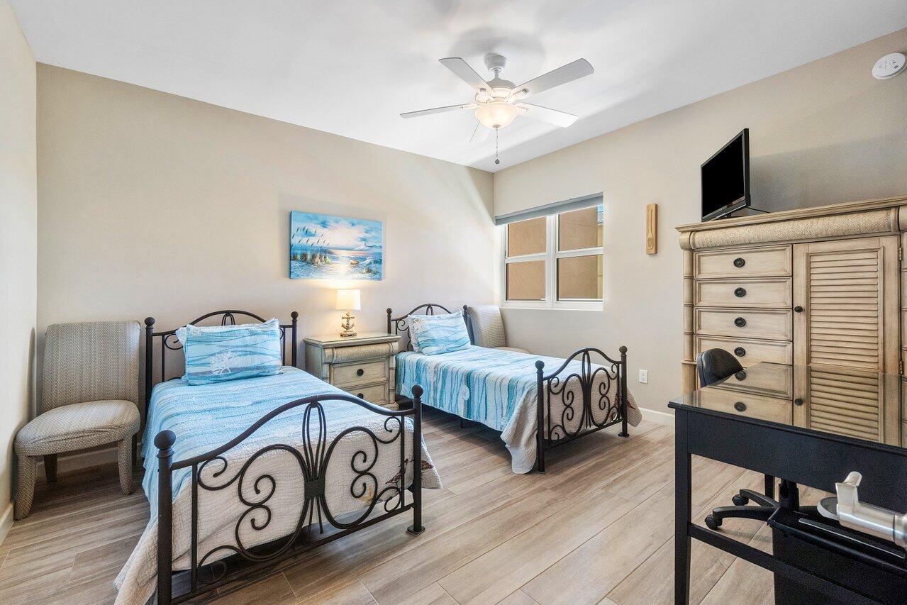 2640 Lake Shore Drive, Unit 711 Riviera Beach, FL 33404 - Photo 31 of 59 Guest bed #2 w/office space
