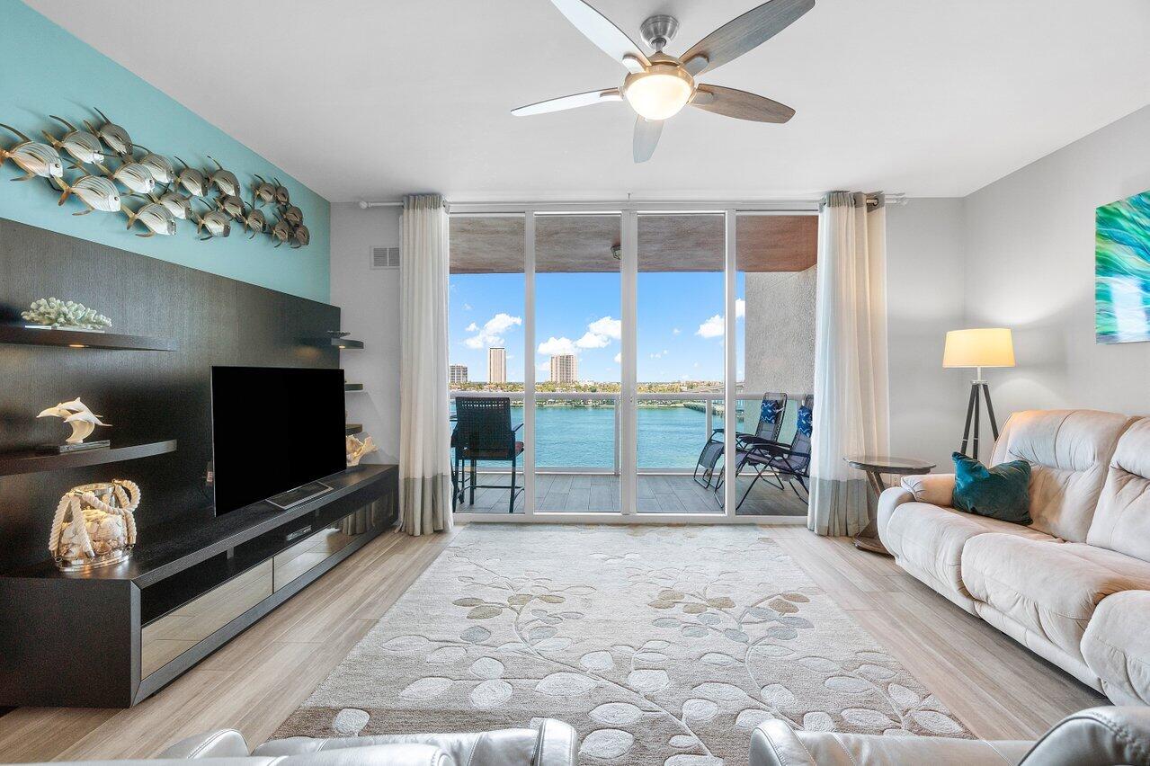 2640 Lake Shore Drive, Unit 711 Riviera Beach, FL 33404 - Photo 10 of 59 007-2640LakeShoreDrive-711-RivieraBeach-