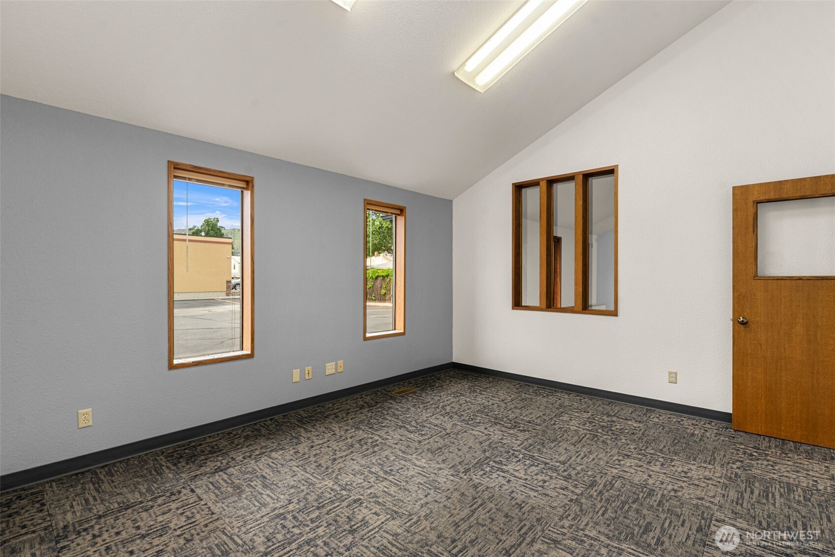 710 North Miller Street Wenatchee, WA 98801 - Photo 16 of 33 a view of an empty room with window
