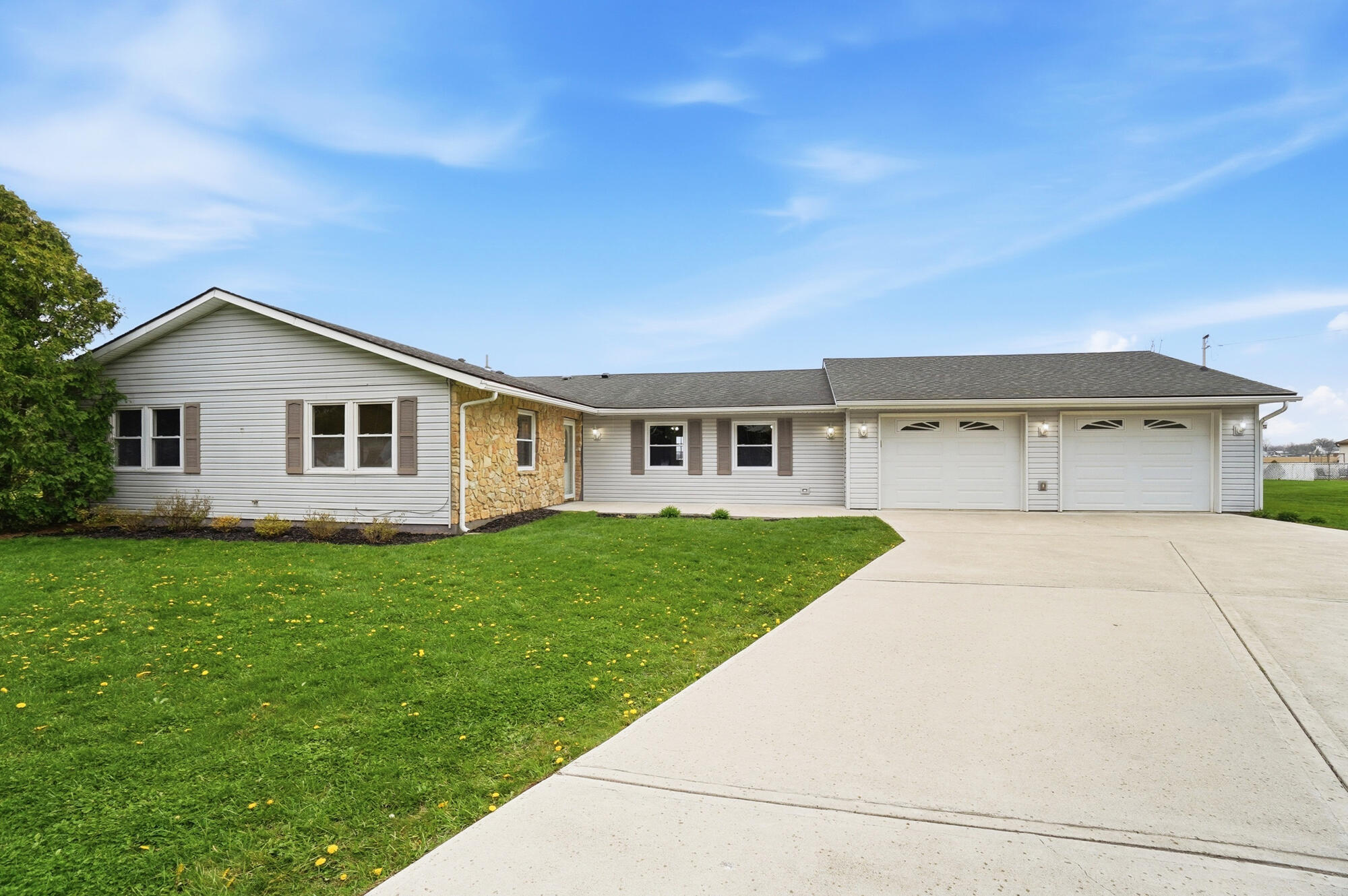 3715 Randee Lane Springfield, OH 45502 - Photo 4 of 46