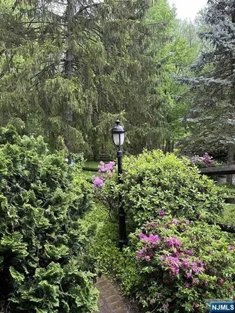 $2,299,000 | 3 Lambs Lane, Cresskill, NJ 07626
