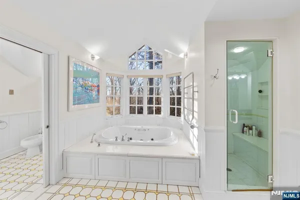 $2,299,000 | 3 Lambs Lane, Cresskill, NJ 07626