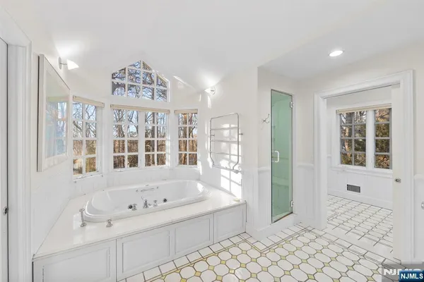 $2,299,000 | 3 Lambs Lane, Cresskill, NJ 07626