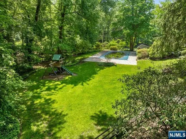 $2,299,000 | 3 Lambs Lane, Cresskill, NJ 07626