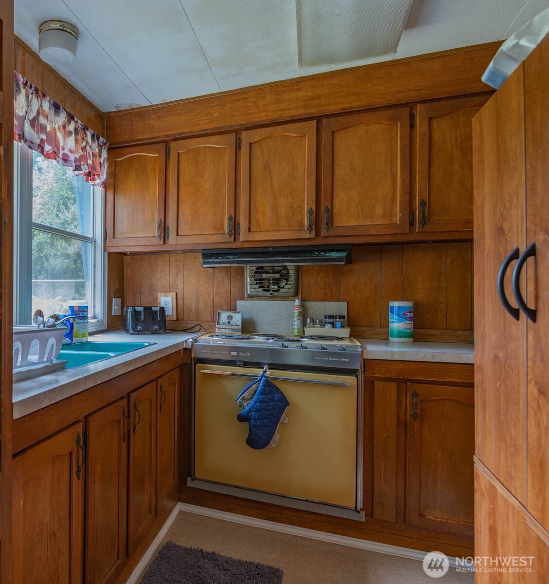 239 Robinson Road Port Angeles, WA 98362 - Photo 36 of 40