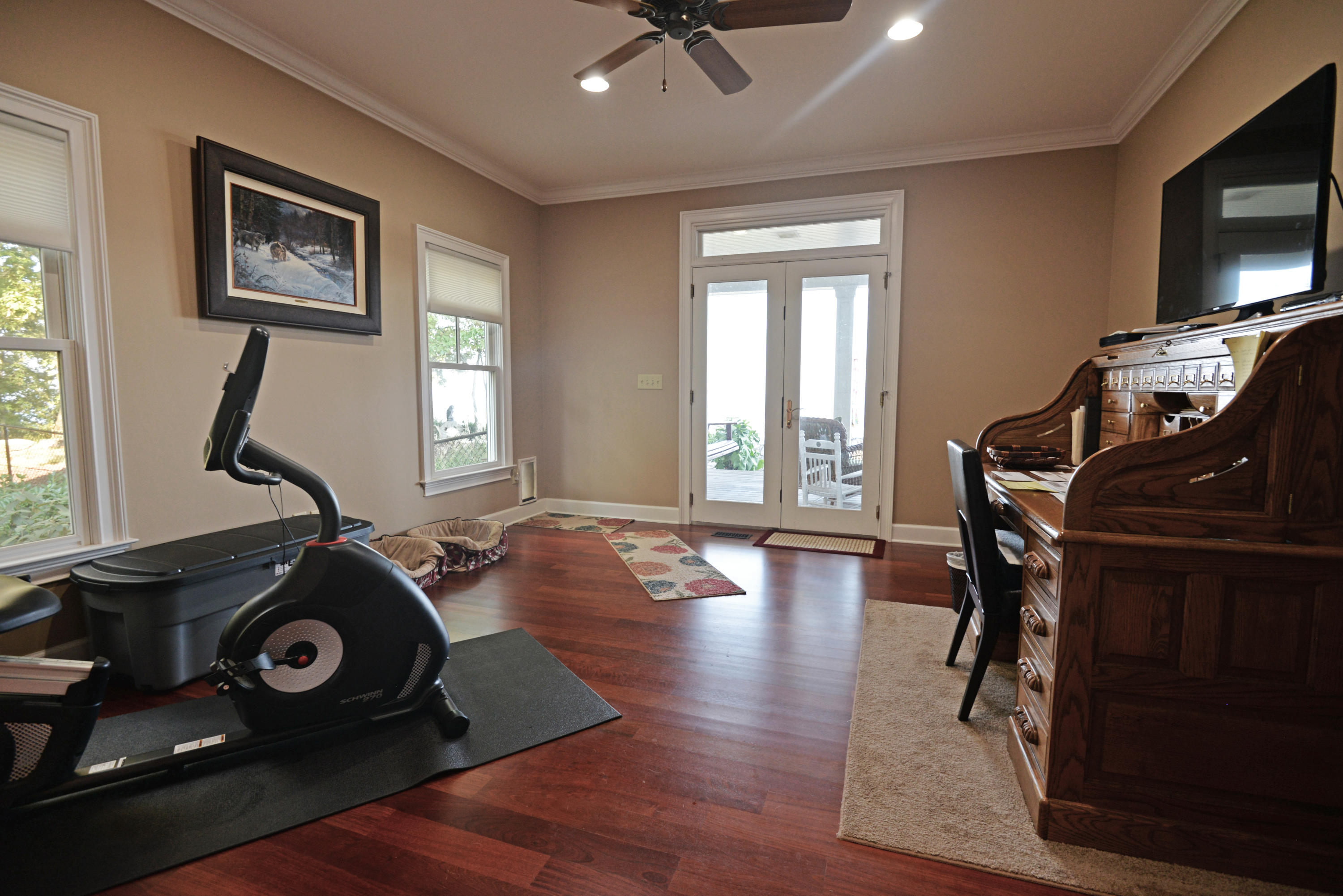 1012 Cumberland Road Chattanooga, TN 37419 - Photo 25 of 52 Main level guest bedroom or office view