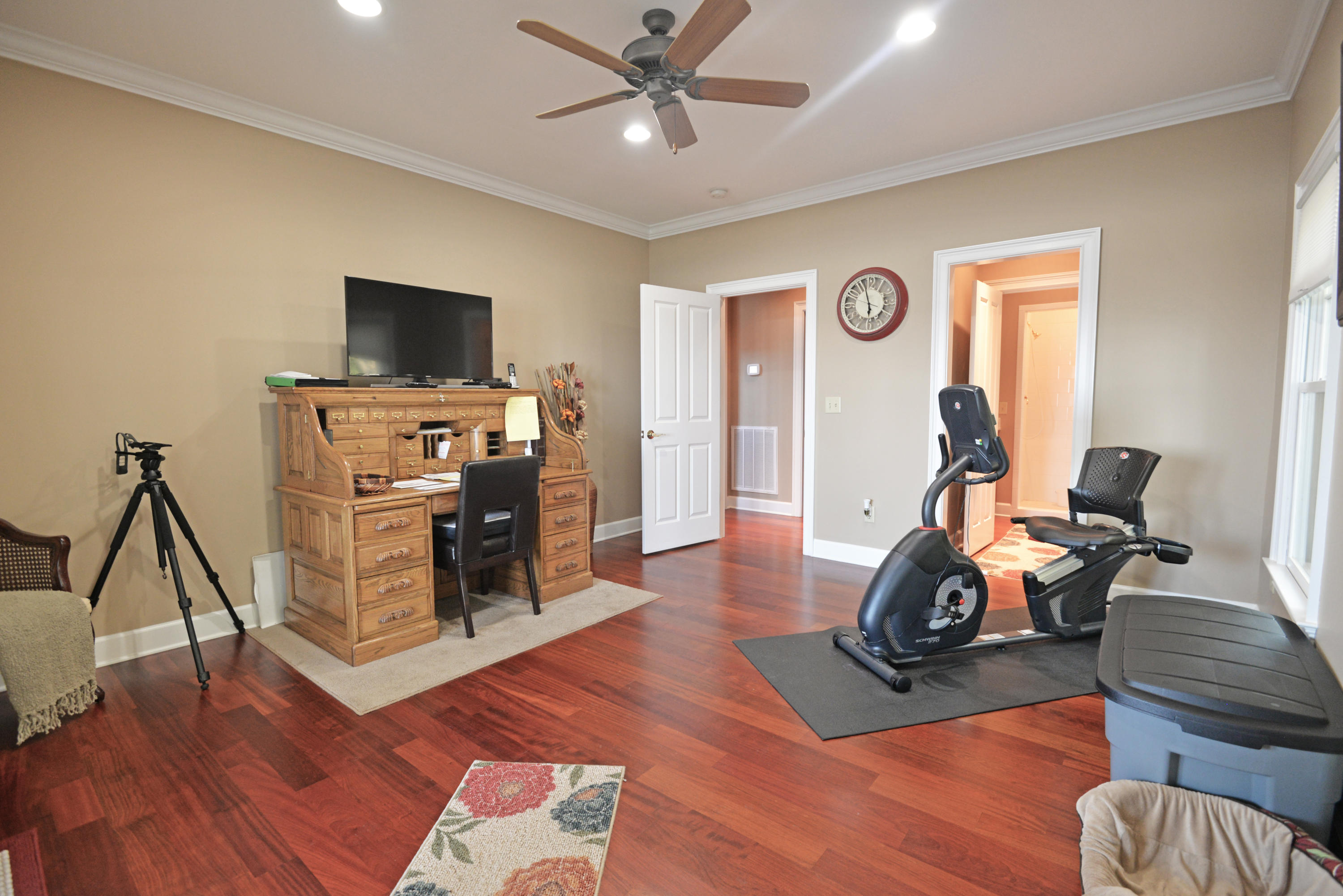 1012 Cumberland Road Chattanooga, TN 37419 - Photo 26 of 52 Main level guest bedroom or office view