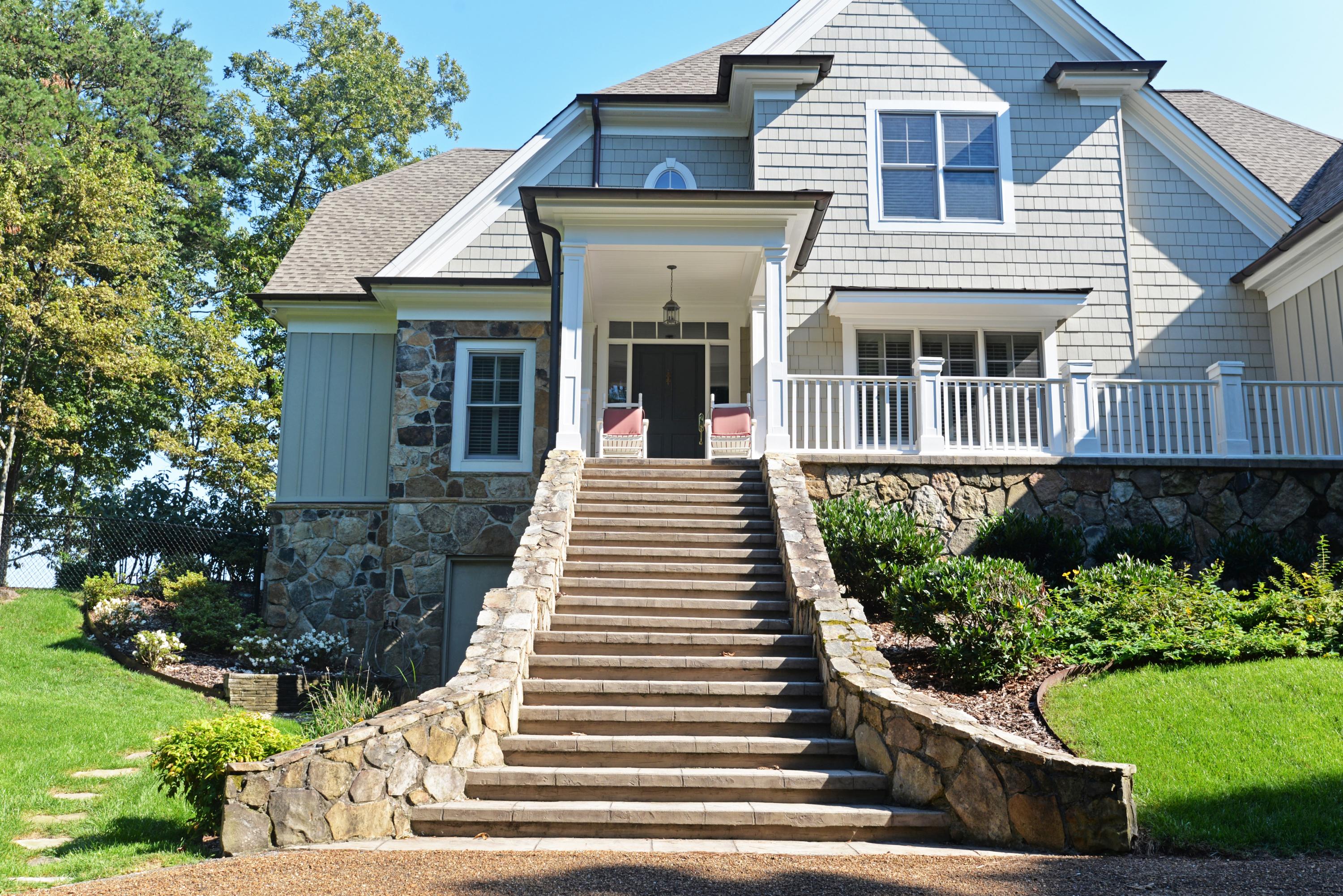 1012 Cumberland Road Chattanooga, TN 37419 - Photo 4 of 52 Front Entry and patio - med