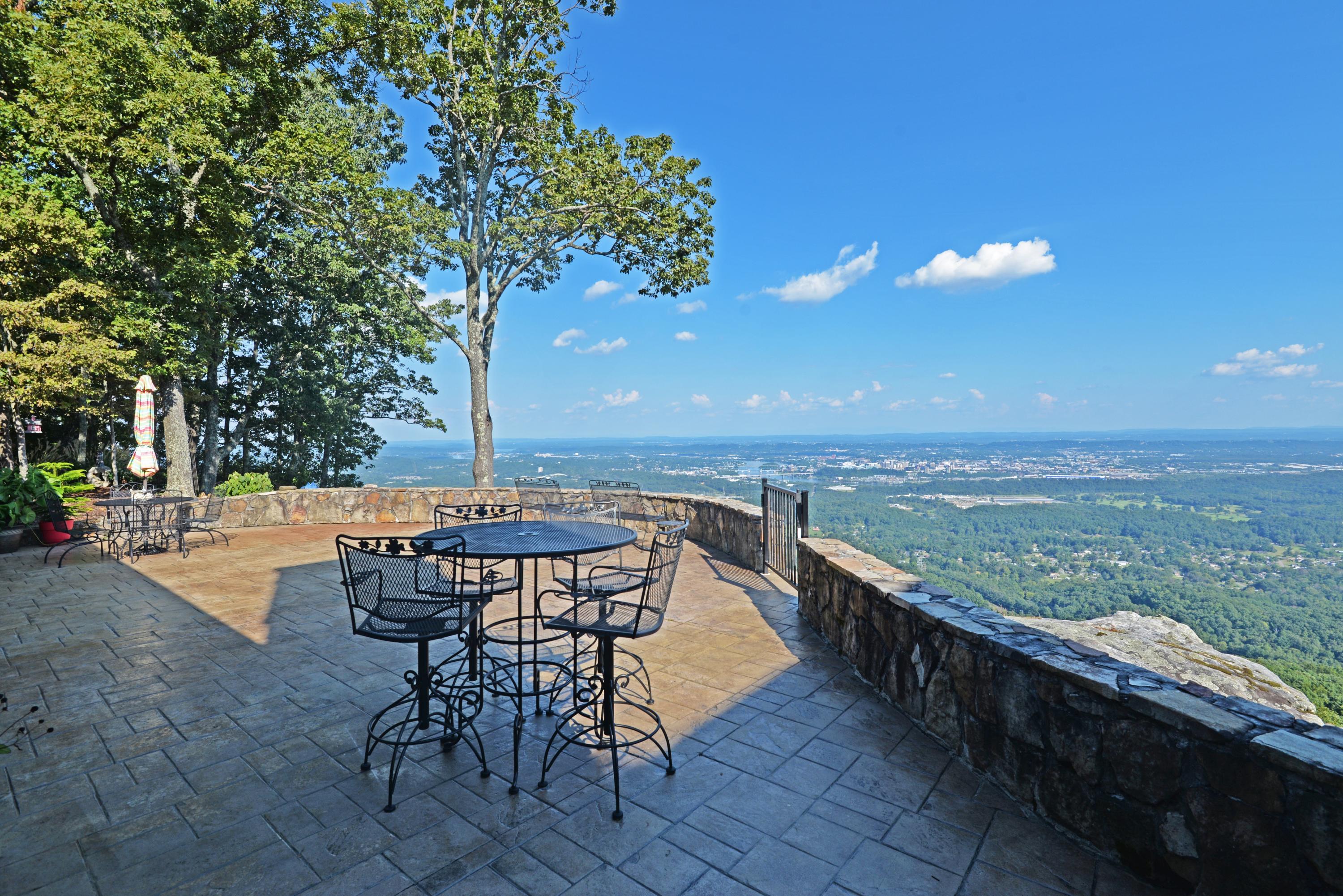 1012 Cumberland Road Chattanooga, TN 37419 - Photo 44 of 52 Patio view 1- med