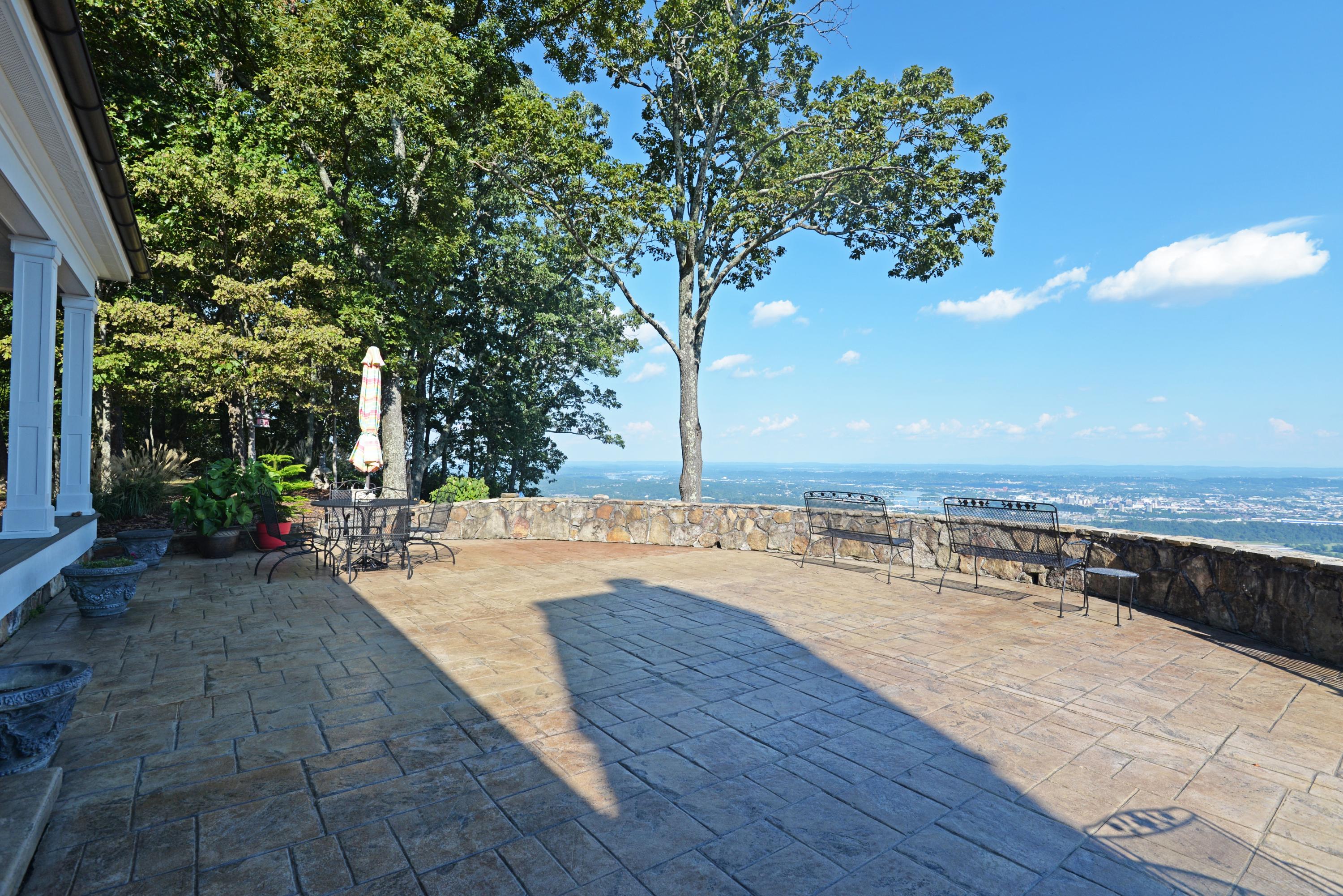 1012 Cumberland Road Chattanooga, TN 37419 - Photo 45 of 52 Patio view 2 - med