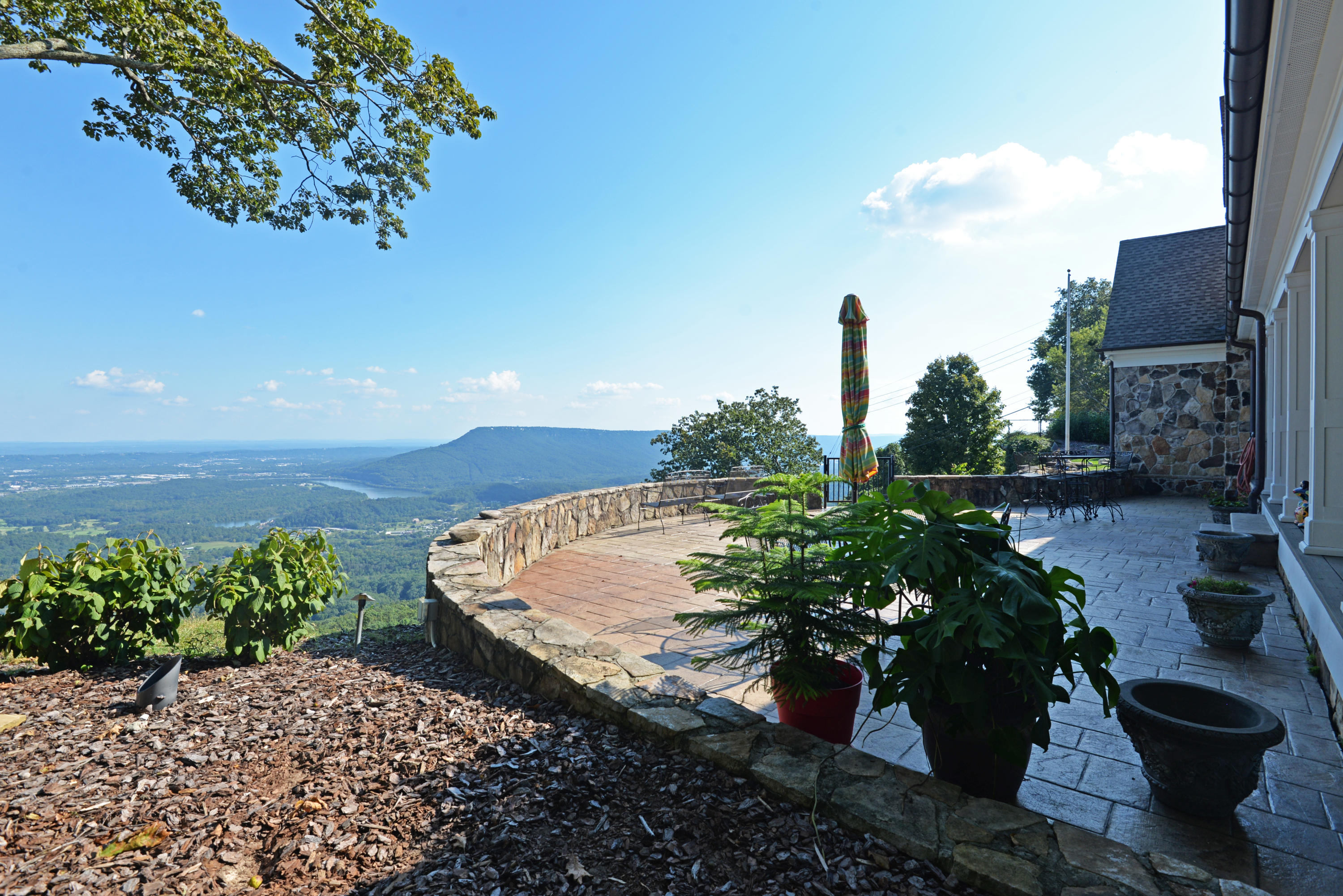 1012 Cumberland Road Chattanooga, TN 37419 - Photo 46 of 52 Patio view 3