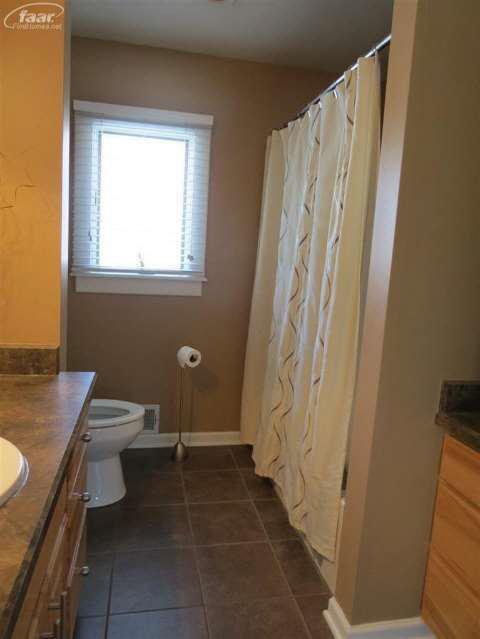10110 Beecher Road Flushing, MI 48433 - Photo 18 of 39 20393916-17.JPG