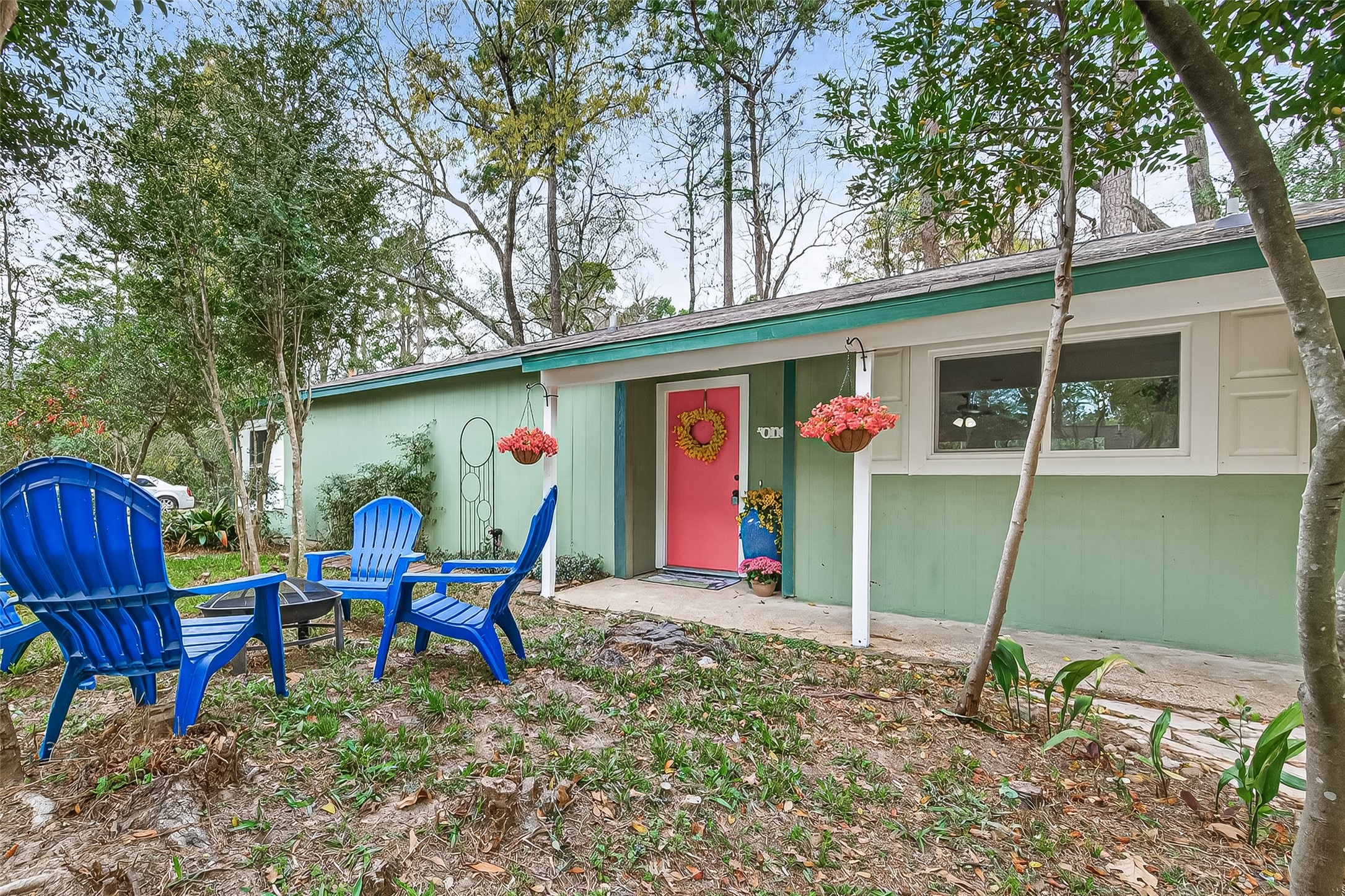 1 Laurel Oak Place Spring, TX 77380 - Photo 2 of 39 a view of a two chairs in patio