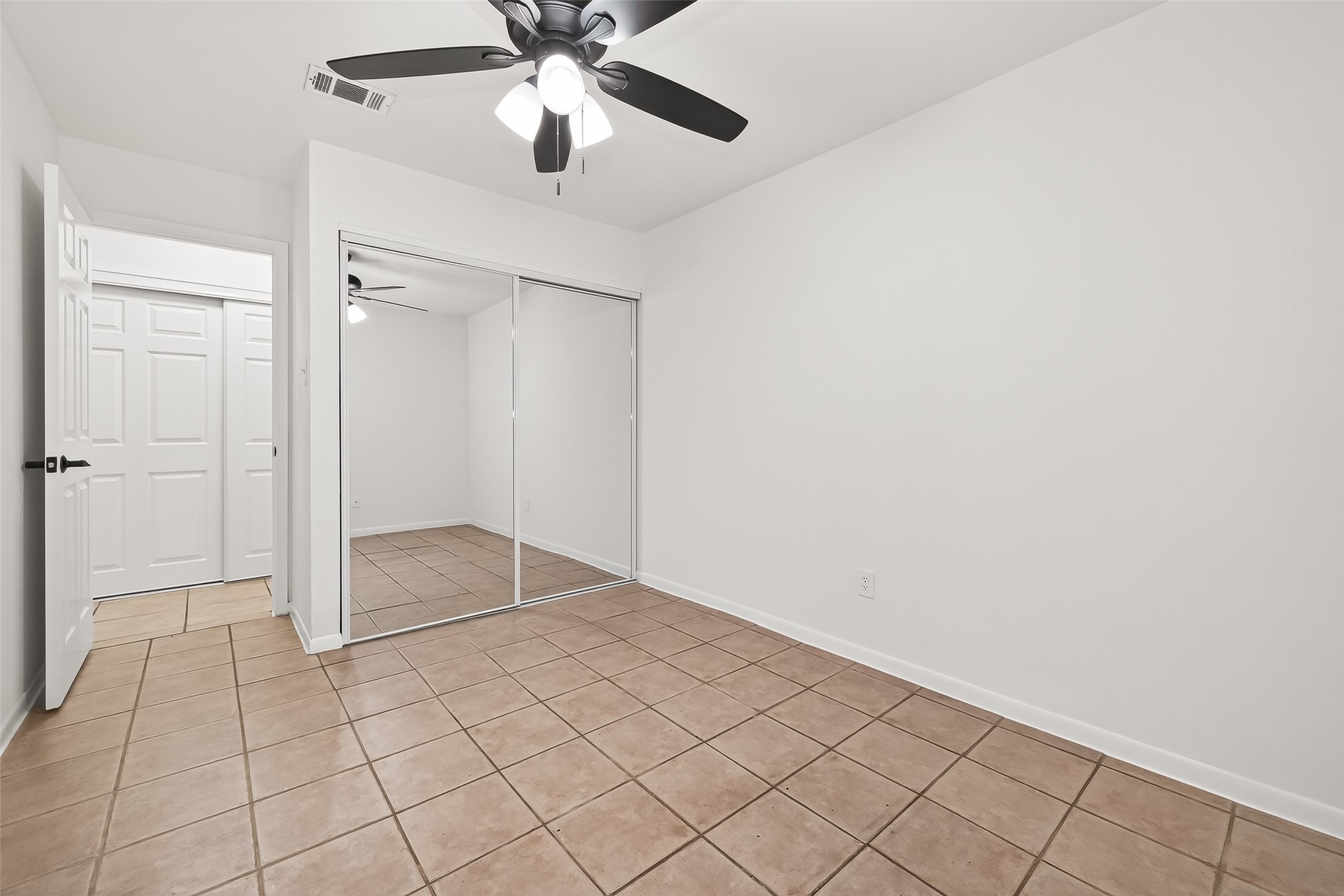 1 Laurel Oak Place Spring, TX 77380 - Photo 27 of 39 a view of an empty room