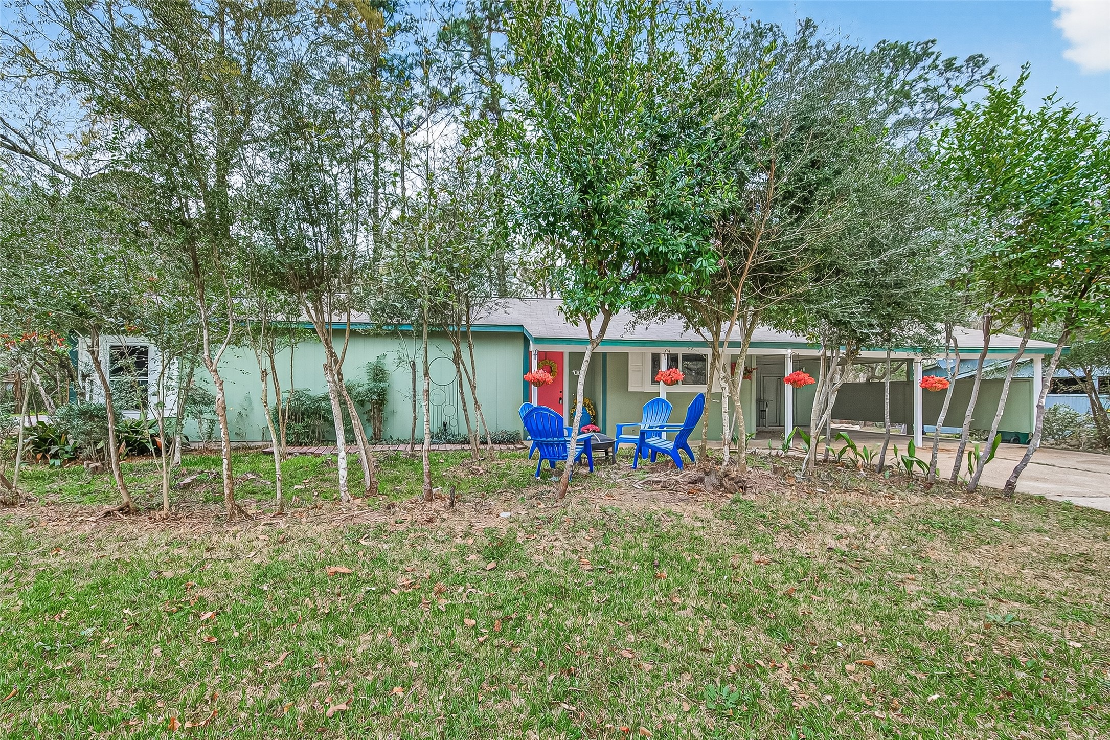 1 Laurel Oak Place Spring, TX 77380 - Photo 4 of 39 a view of swings room