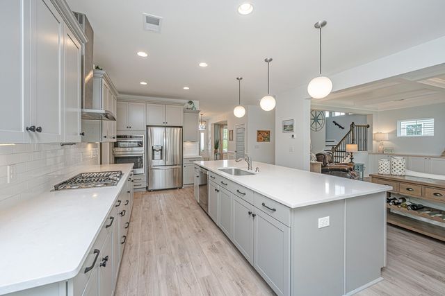 $635,000 | 542 Dunswell Drive, Summerville, SC 29486