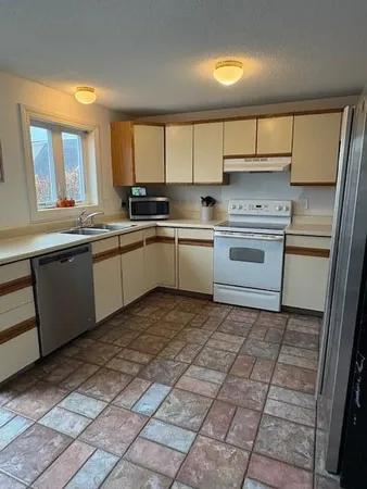 $289,000 | 10 Ocean Park Road, Unit 5, Old Orchard Beach, ME 04064