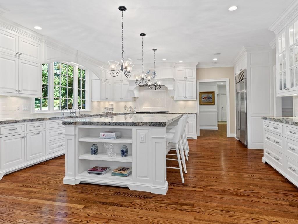 108 Dover Road Wellesley, MA 02482 - Photo 5 of 30