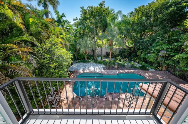 $15,000 | 3240 Morris Lane, Miami, FL 33133