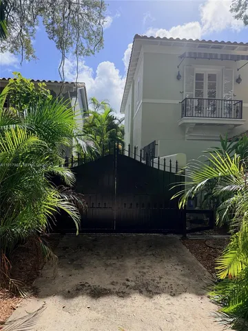 $15,000 | 3240 Morris Lane, Miami, FL 33133