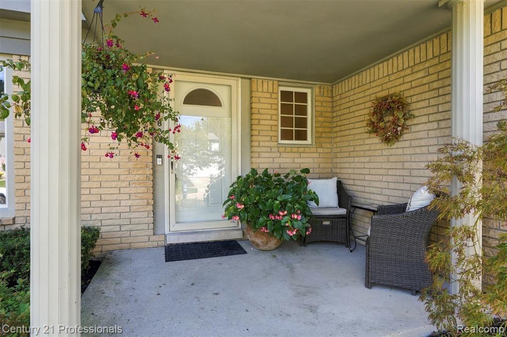 41827 Ridge Road East Novi, MI 48375 - Photo 3 of 34 Gallery Image 3