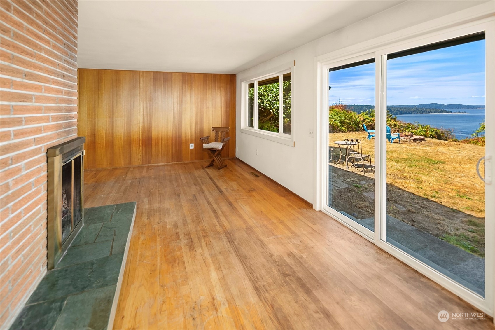 10730 Southwest Cowan Road Vashon, WA 98070 - Photo 14 of 32 Gallery Image 14
