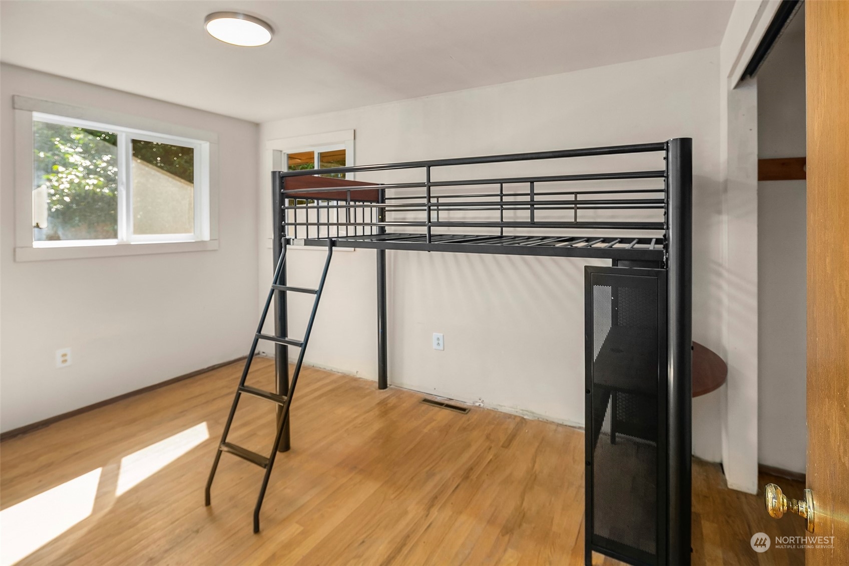 10730 Southwest Cowan Road Vashon, WA 98070 - Photo 16 of 32 Gallery Image 16