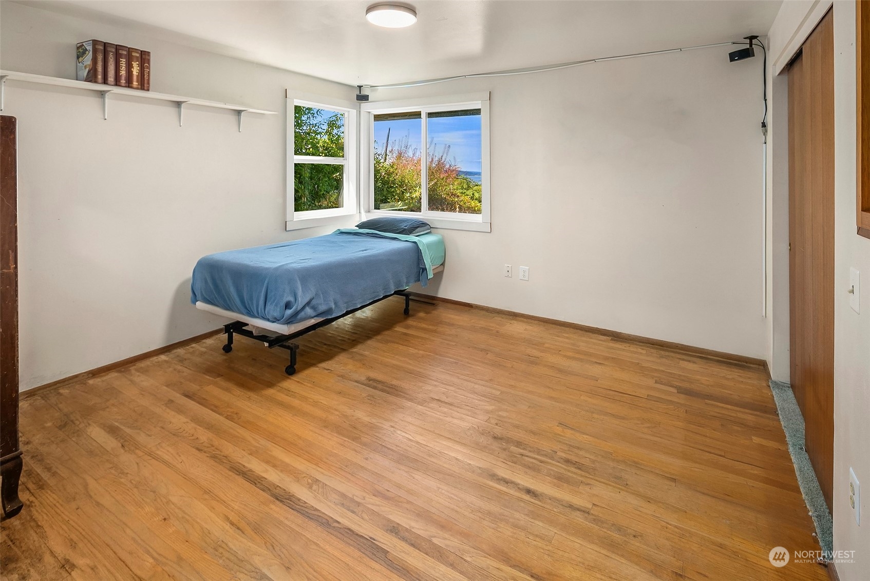 10730 Southwest Cowan Road Vashon, WA 98070 - Photo 17 of 32 Gallery Image 17