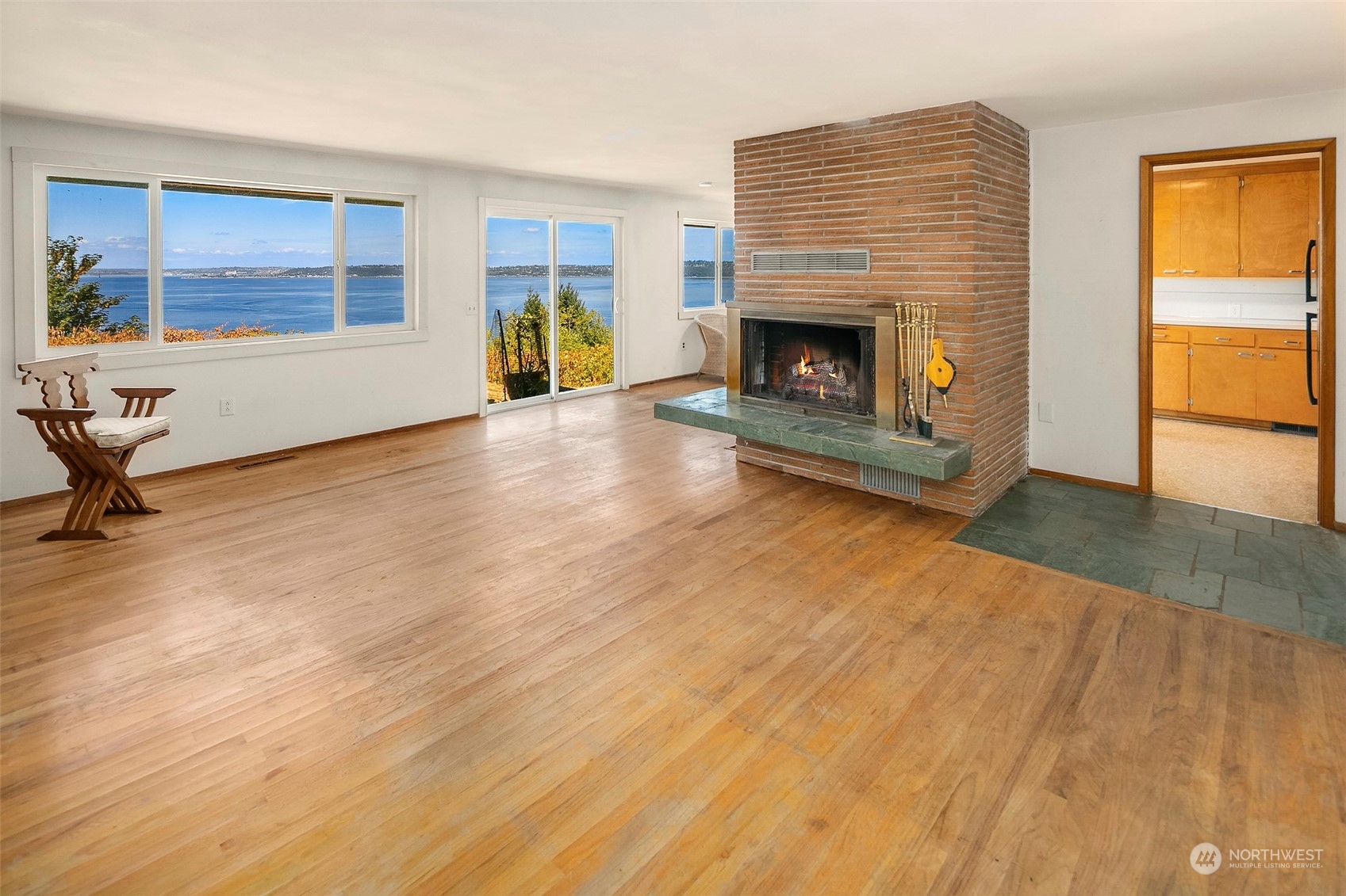 10730 Southwest Cowan Road Vashon, WA 98070 - Photo 8 of 32 Gallery Image 8