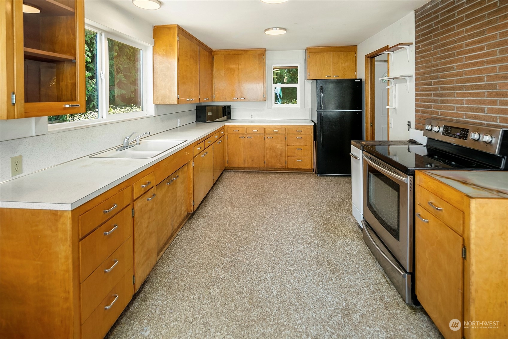 10730 Southwest Cowan Road Vashon, WA 98070 - Photo 10 of 32 Gallery Image 10