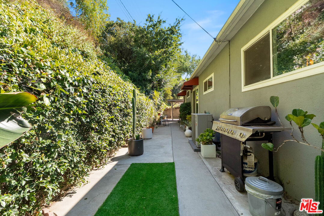 3828 Toland Way Los Angeles, CA 90065 - Photo 20 of 29