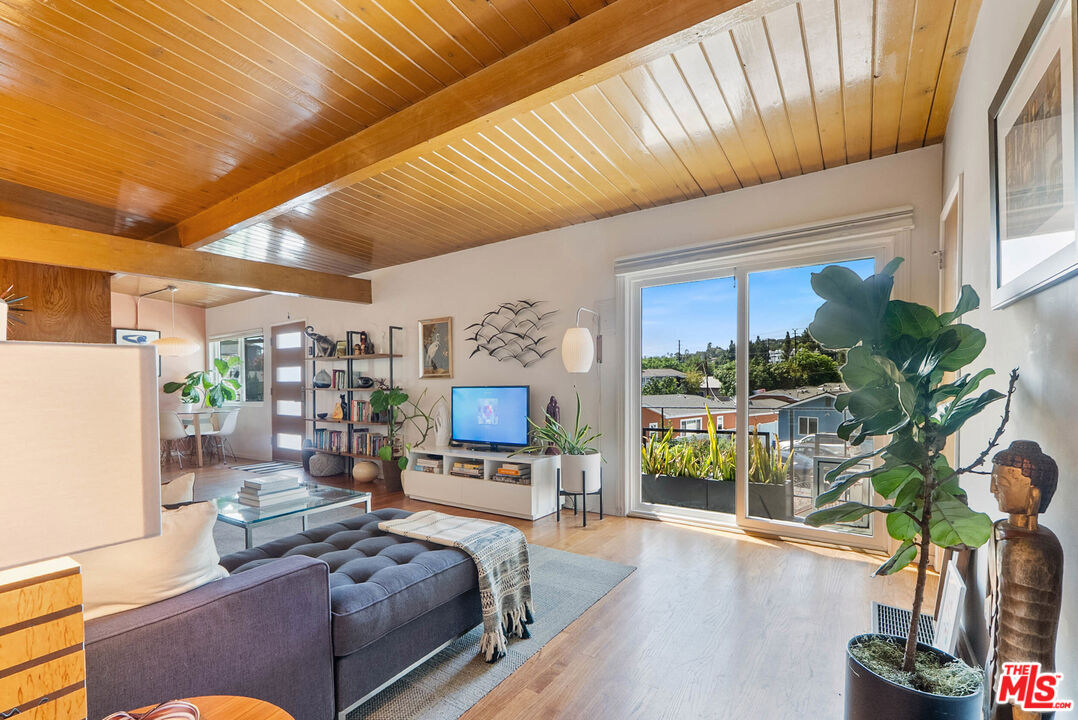 3828 Toland Way Los Angeles, CA 90065 - Photo 6 of 29