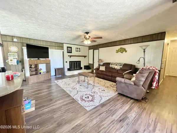 $182,000 | 40673 Hwy 63n Richton Ms 39476, Richton, MS 39476